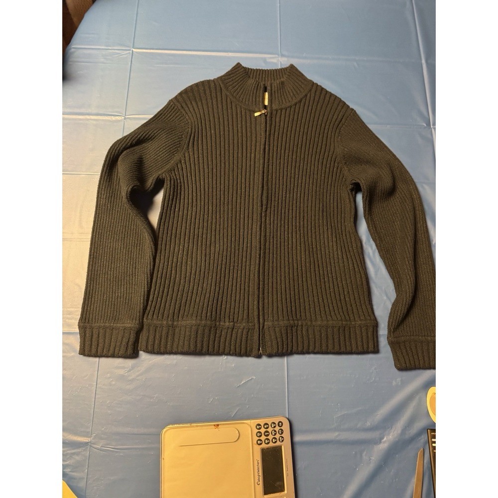 Liz Claiborne Women's Navy Blue Ribbed Zipper Sweater.‎ Size M. Warm!